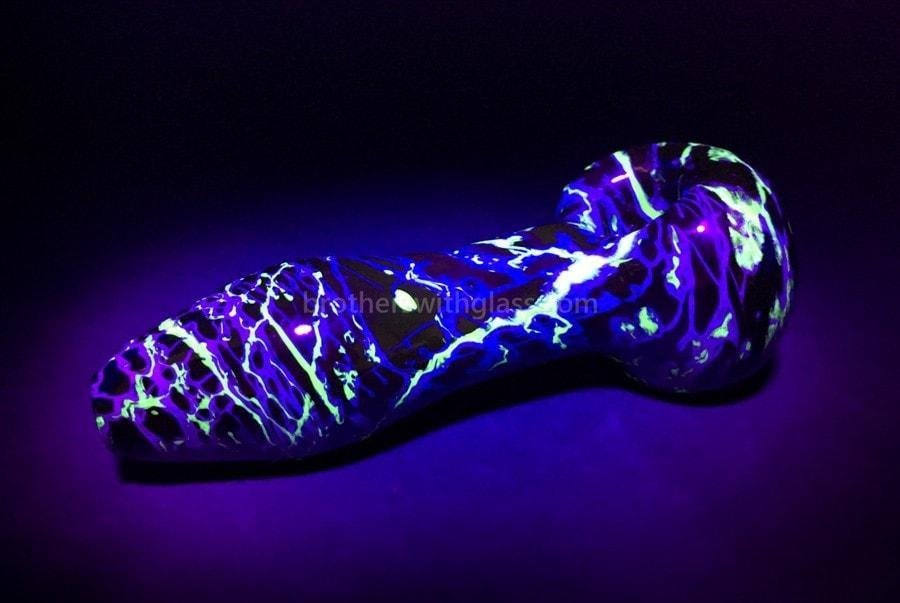 BWG-417U-2_1024x_497fc216-ffd2-46e2-abee-4d2c61be9431.jpg Chameleon Glass Black Granite Hand Pipe With Illuminati - Image 1