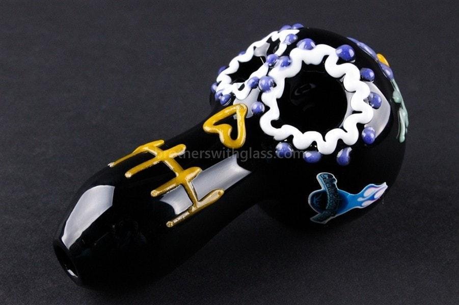 BWG-CG372-2_1024x_522286d9-82a1-4b7b-b994-6a7e31136b4d.jpg Chameleon Glass San Ta Muerte Skull Hand Pipe - Image 1