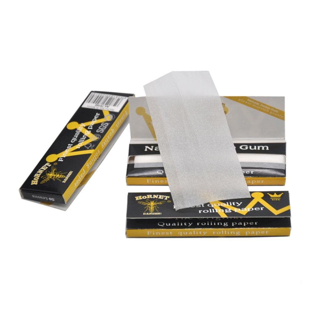 HornetBlackKingSizeNaturalRollingPaper5Booklets_4_1024x1024_a0c7f2cb-159d-47fb-a69e-fbd795c5cb88.jpg Hornet Black King Size Natural Rolling Paper 5 Booklets - Image 1