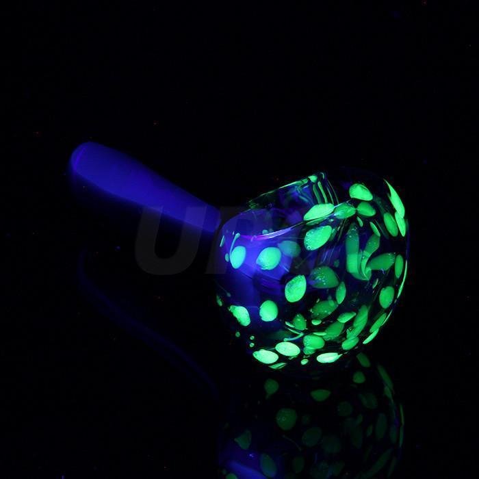 IMG_0427_1024x_1c37822a-4935-4ee0-b379-d1f93a8b2f84.jpg Glassheads - Illuminati Spotted Handpipe - Image 1
