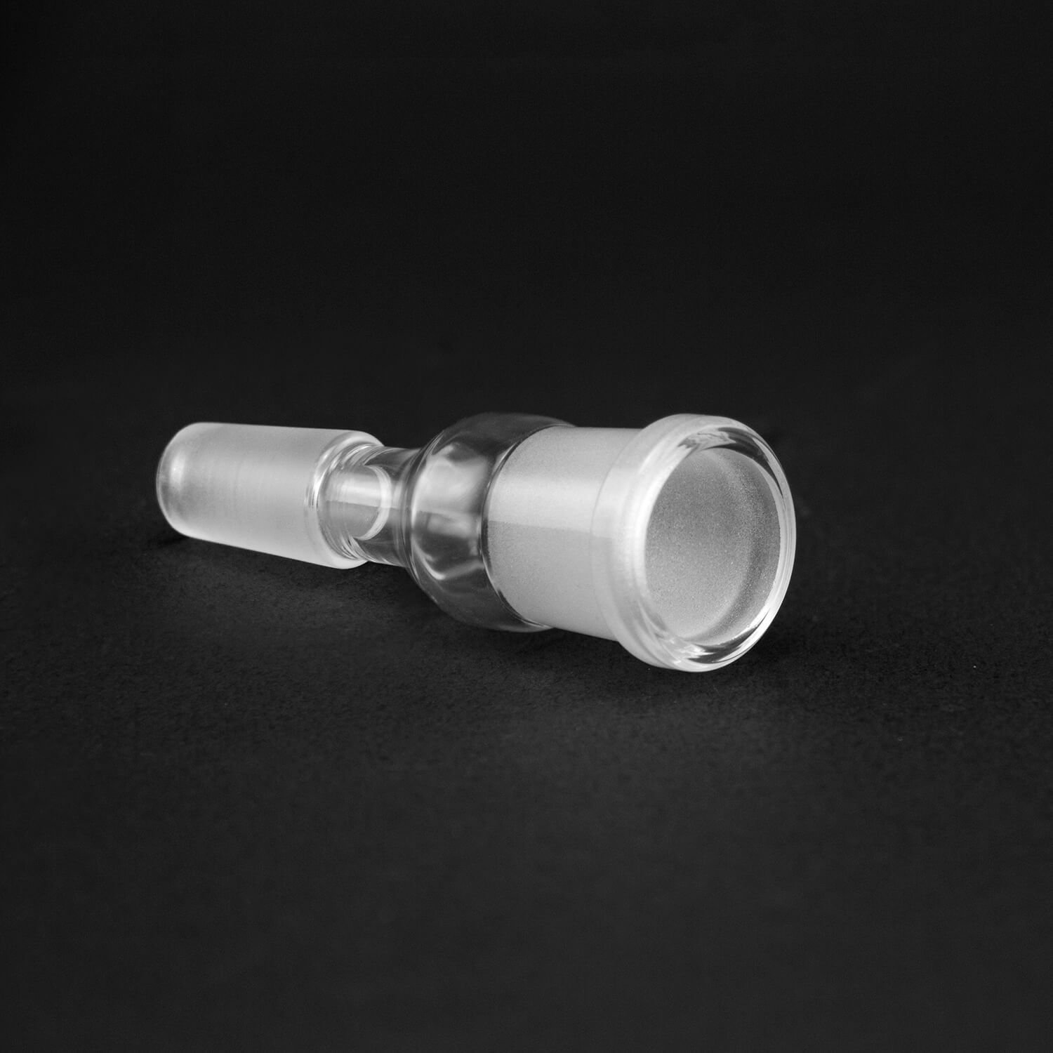 Quartz_Glass_adaptor_4480x_942c1480-4197-4a07-93a1-66dea572ebf5.jpg Glass Connector Adapter 14mm Male to 18mm Female - Image 1