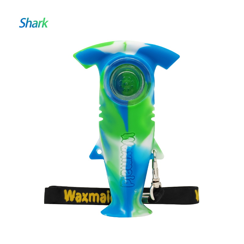WaxmaidSharkhandpipesmokingpipe_2048x_724eb0df-5298-4a3e-9737-0b10169487bf.png Waxmaid 4.3" Shark Handpipe - Image 1