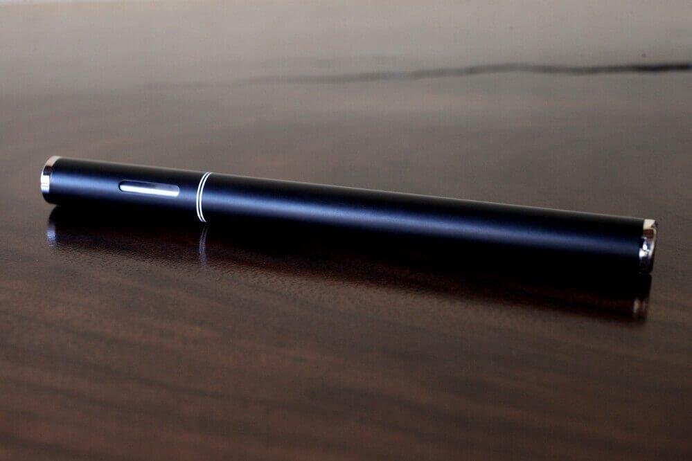 disposable-vape-pen-black-999x666_290106d0-09a6-4bc3-9049-f490512ed24e.jpg Wholesale Disposable Vape Pens: Traveler Original - Image 1