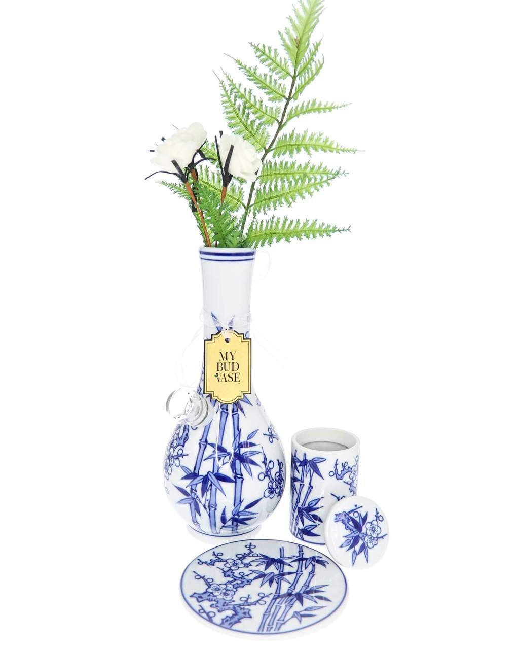 my-bud-vase-luck-water-pipe-bundle-bv-luck-13987948625994_1024x_97fdf2a3-24ab-4d0b-910c-e05664d87633.jpg "Luck" Water Pipe - Image 1