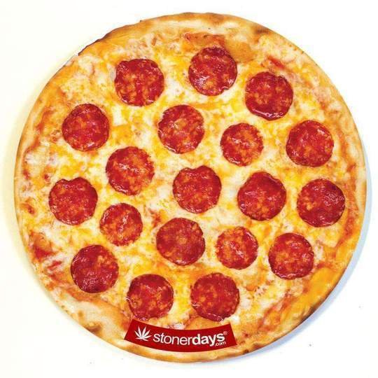 pizza-dab-mat-glass-mats_540x_1024x_973fb804-ac4f-42a7-ac12-82ac475fa027.jpg PIZZA DAB MAT - Image 1